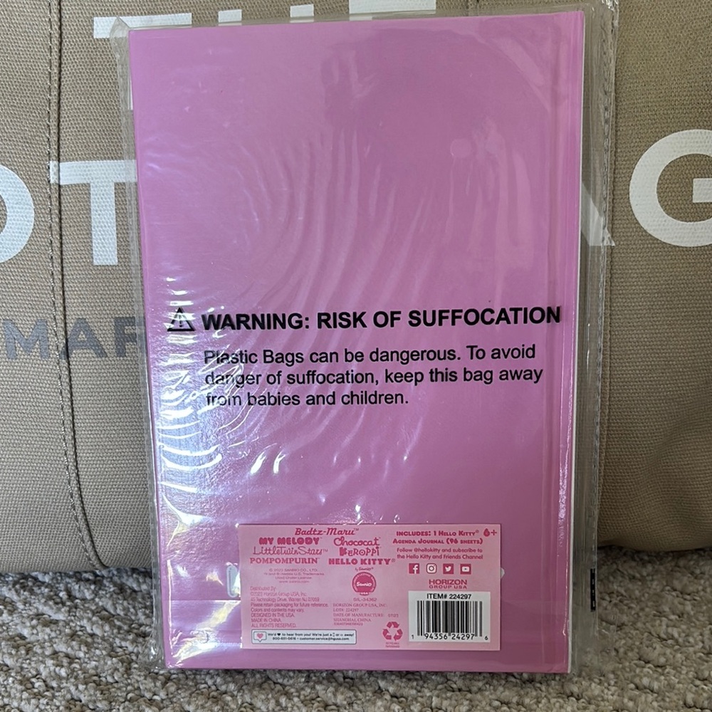 Hello Kitty Notebook - Picture 2 of 2